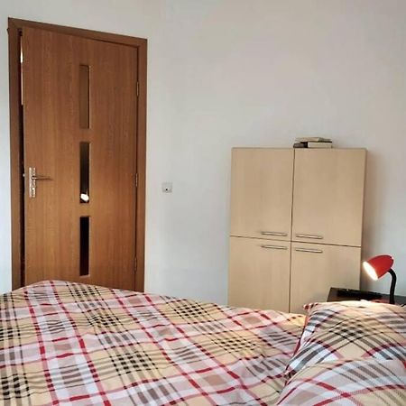 Spacious Flat, With Free Parking & Air Conditioning Floresti  Ngoại thất bức ảnh