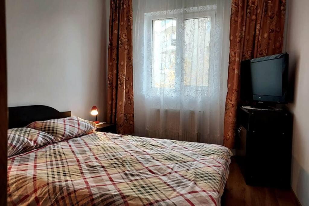 Spacious Flat, With Free Parking & Air Conditioning Floresti  Ngoại thất bức ảnh