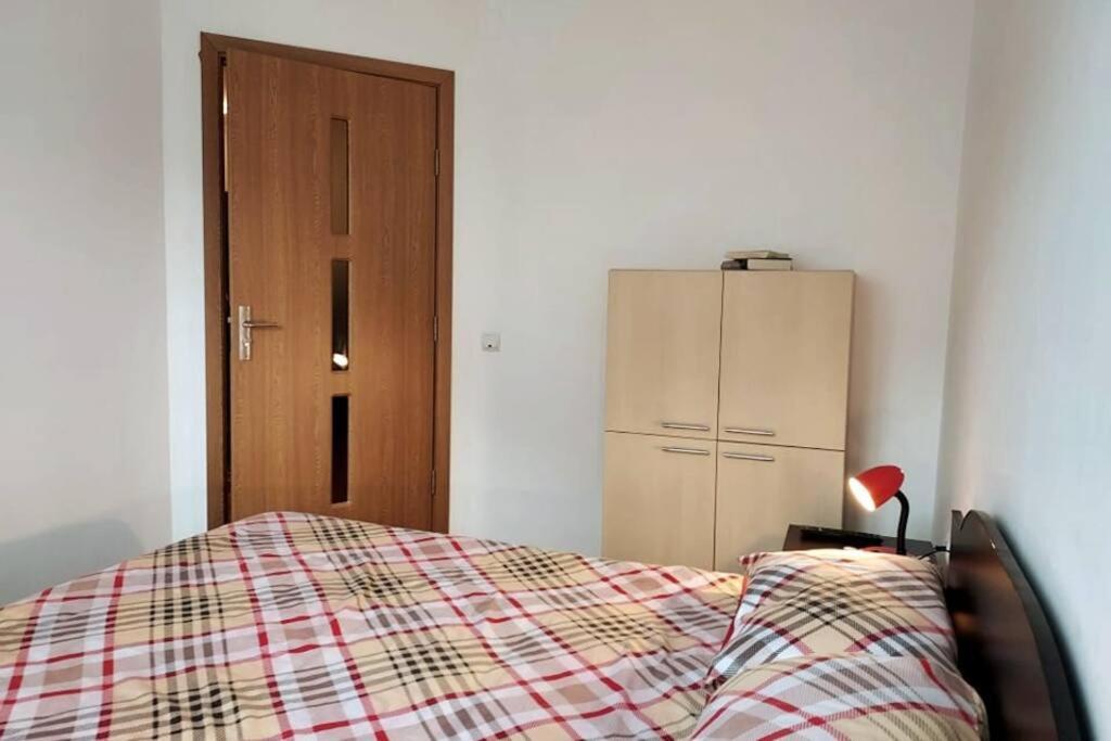 Spacious Flat, With Free Parking & Air Conditioning Floresti  Ngoại thất bức ảnh