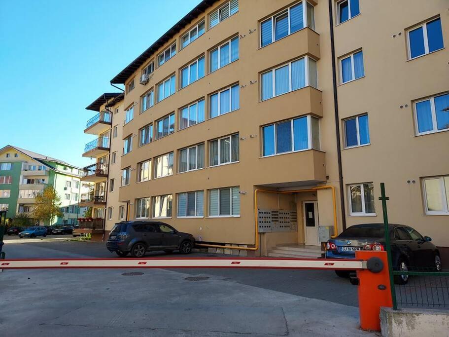 Spacious Flat, With Free Parking & Air Conditioning Floresti  Ngoại thất bức ảnh